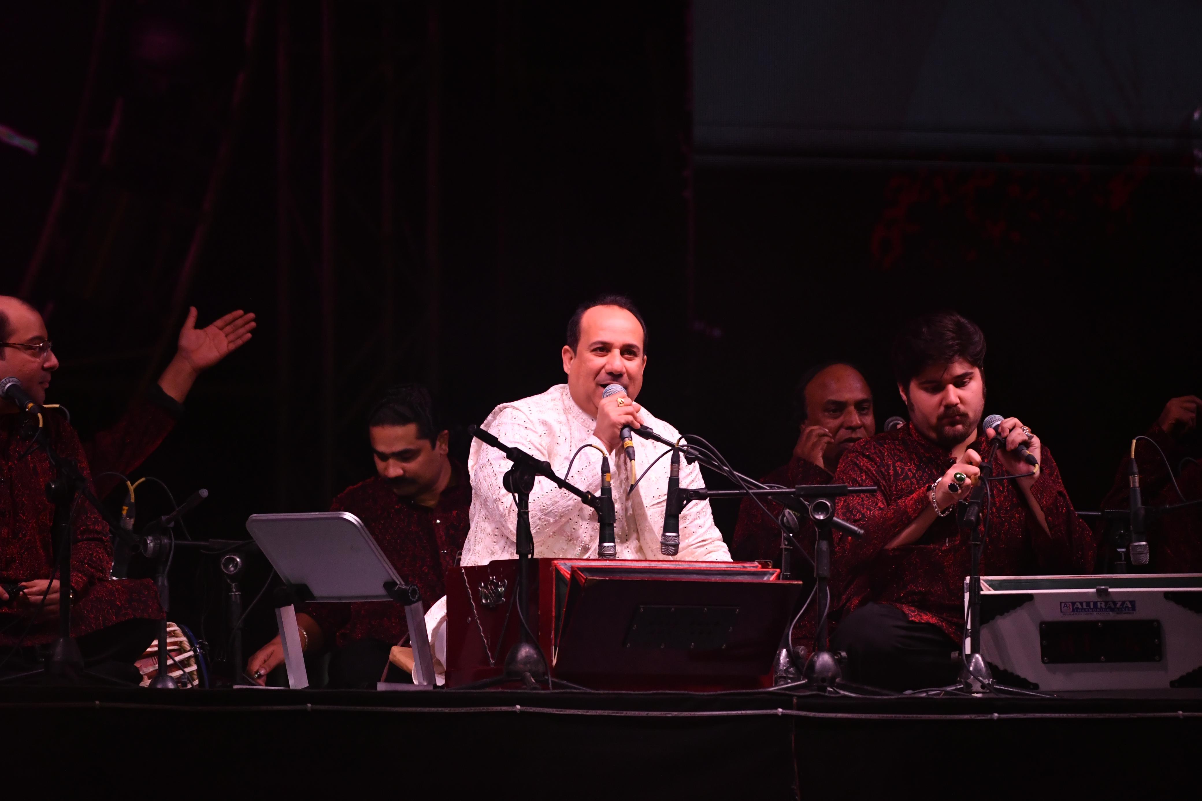 Rahat Fateh Ali Khan during his performance. Cricfrenzy