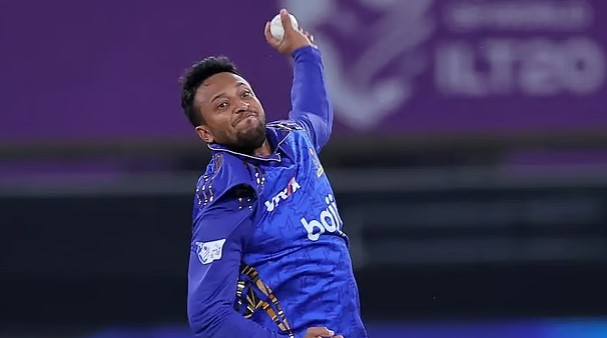 বল হাতে সাকিব আল হাসান, ফাইল ফটো