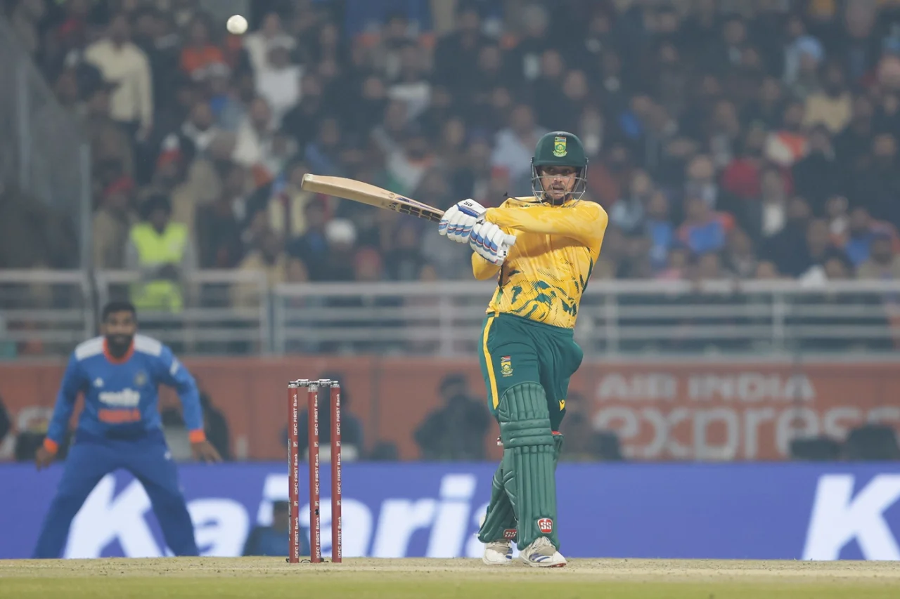 De Kock’s blazing 90 powers South Africa to series-levelling win against India