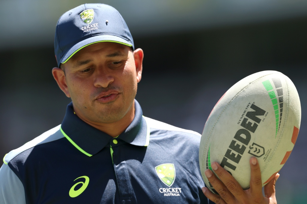 Khawaja left out as Australia's Cummins, Lyon back for 3rd Ashes Test