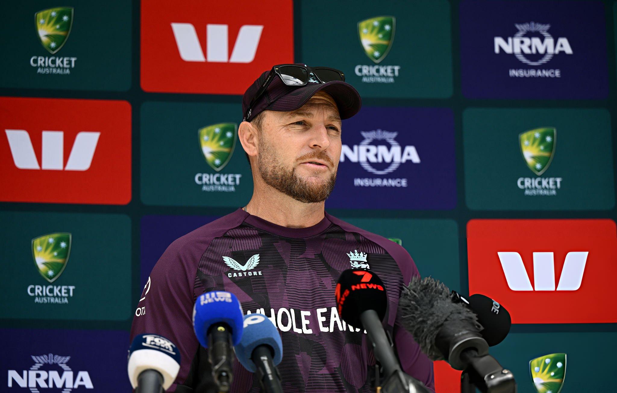 চাকরী বাঁচাতে নয় ঘুরে দাঁড়াতে লড়ে যাওয়ার ঘোষণা ম্যাককালামের