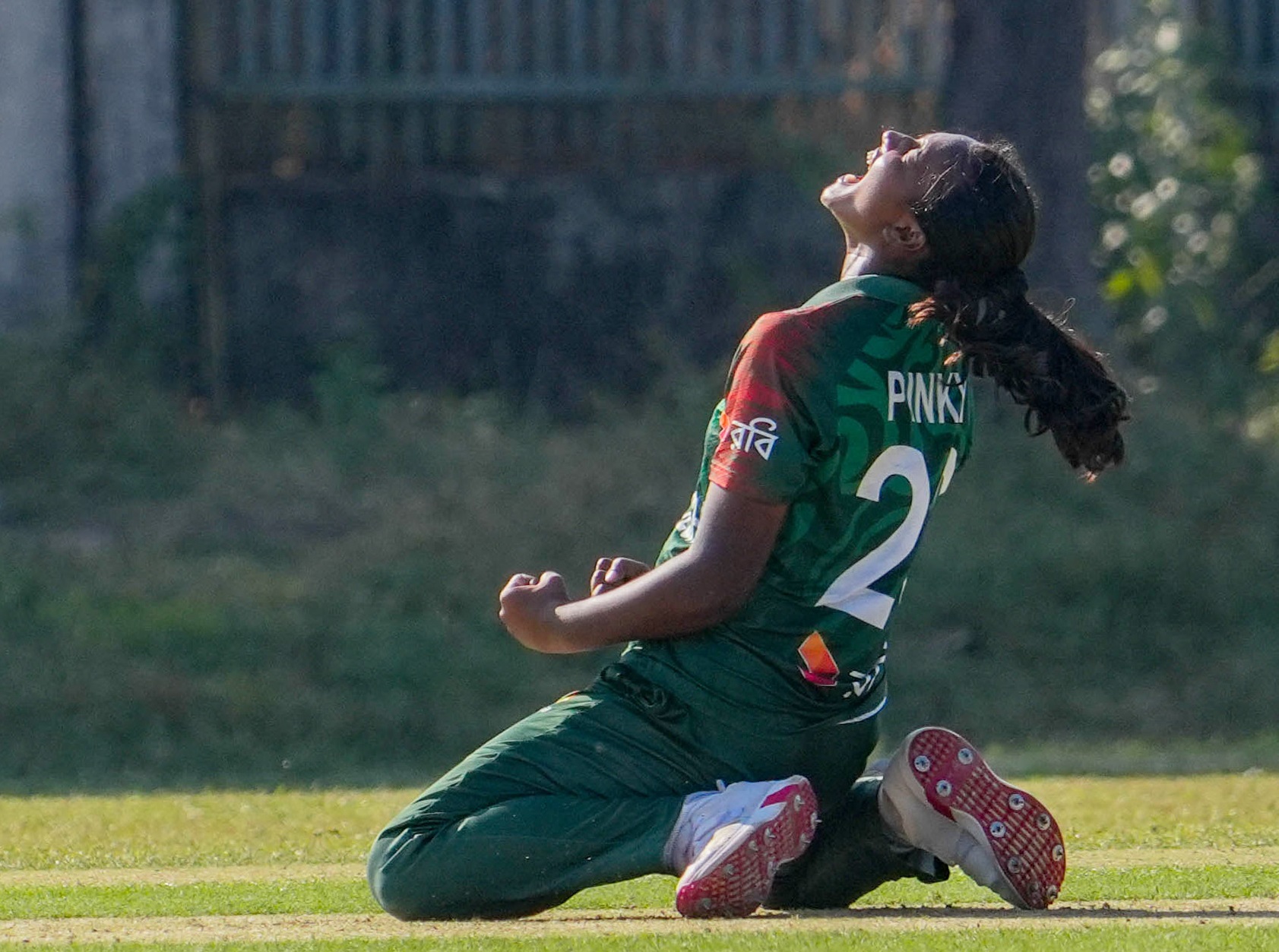 পিংকির ৪ উইকেটের পর সুমাইয়ার ব্যাটে বাংলাদেশের সমতা