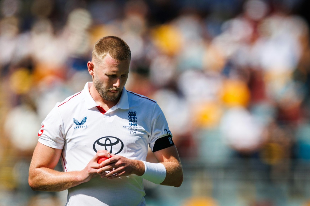 Tongue replaces Atkinson in only England change for third Ashes Test