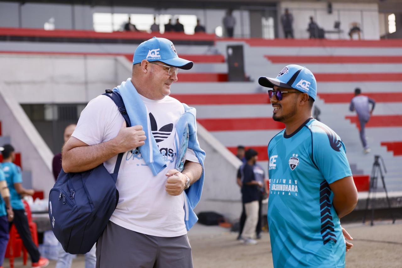 মিকি আর্থার ও মোহাম্মদ আশরাফুল, ক্রিকফ্রেঞ্জি