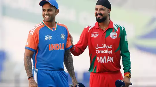 Jatinder Singh with India captain Suriyakumar Yadav