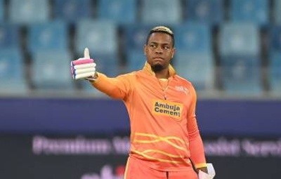 ডেজার্ট ভাইপার্সের  জার্সিতে শিমরন হেটমায়ার