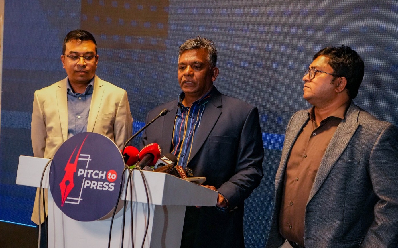 আমিনুল ইসলাম বুলবুল (মাঝে), বিসিবি