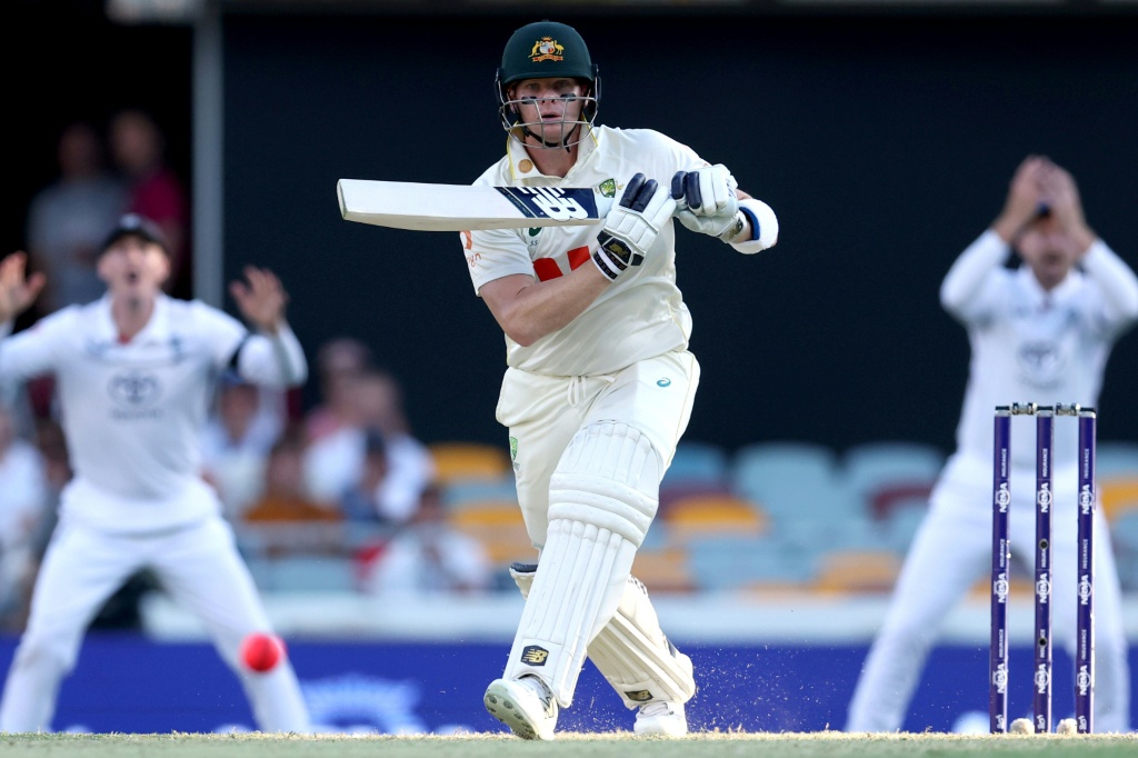 Australia race clear of England to seize control of second Ashes Test