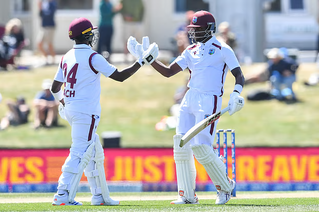 গ্রিভসের ডাবল সেঞ্চুরি ও রোচের অবিশ্বাস্য লড়াইয়ে উইন্ডিজের অবিস্মরণীয় ড্র