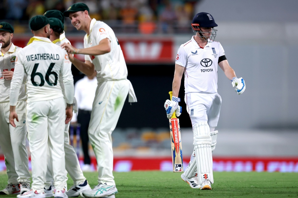 England staring down the barrel under Gabba lights as Australia dominate
