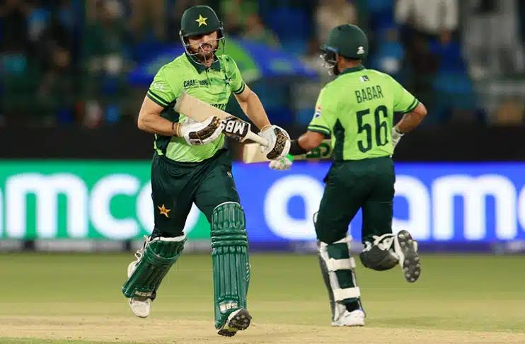 বাবরকে বোঝানোর প্রয়োজন নেই, সে জানে ভুল কোথায় হচ্ছে: সালমান