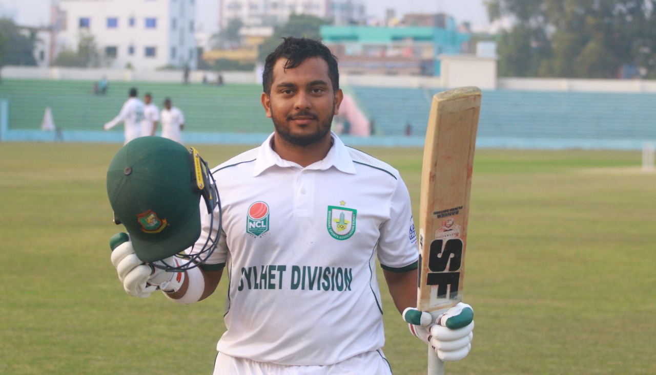 জাকিরের সেঞ্চুরি, সানজামুলের ৫ উইকেট