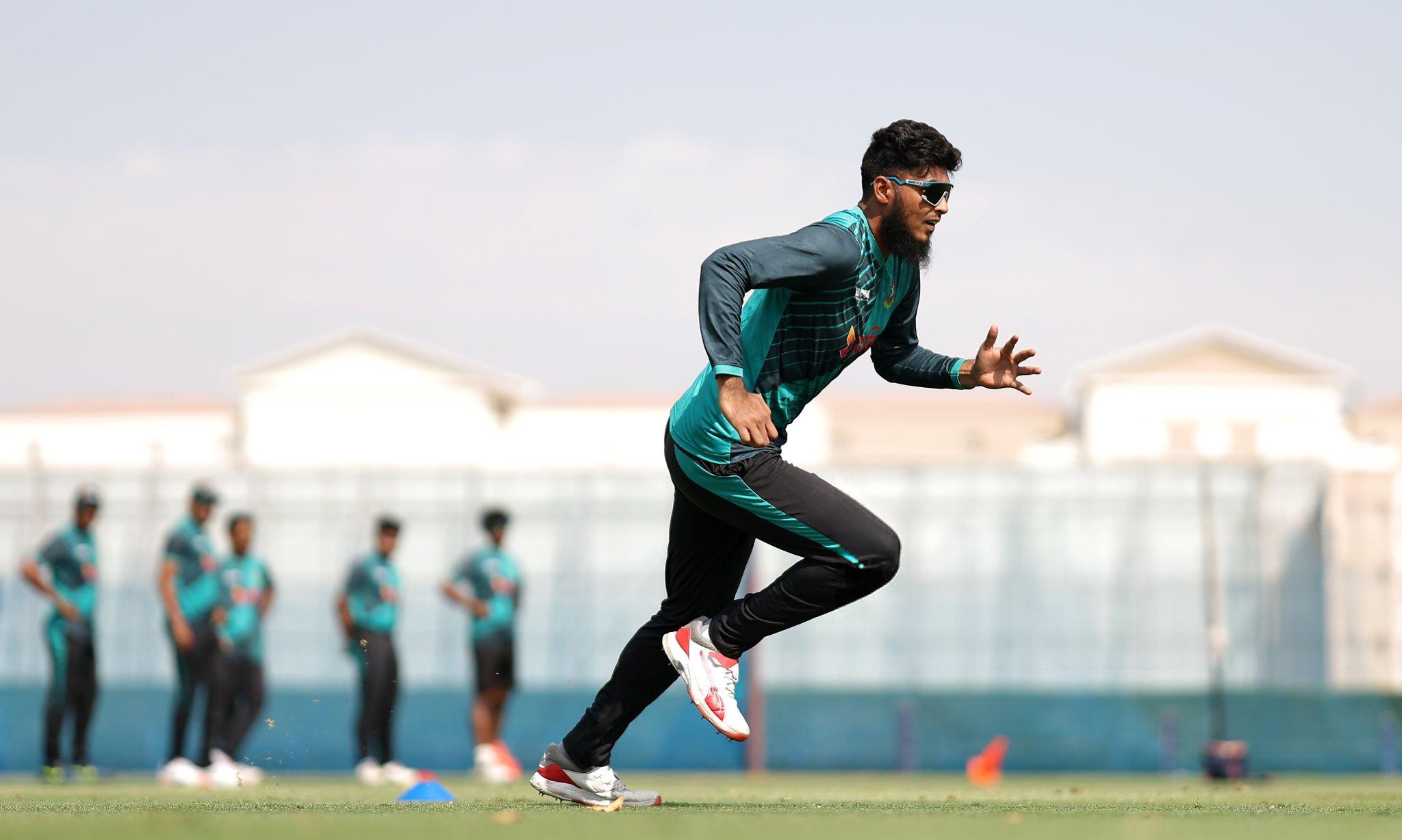 Rishad Hossain during practice in Dubaii