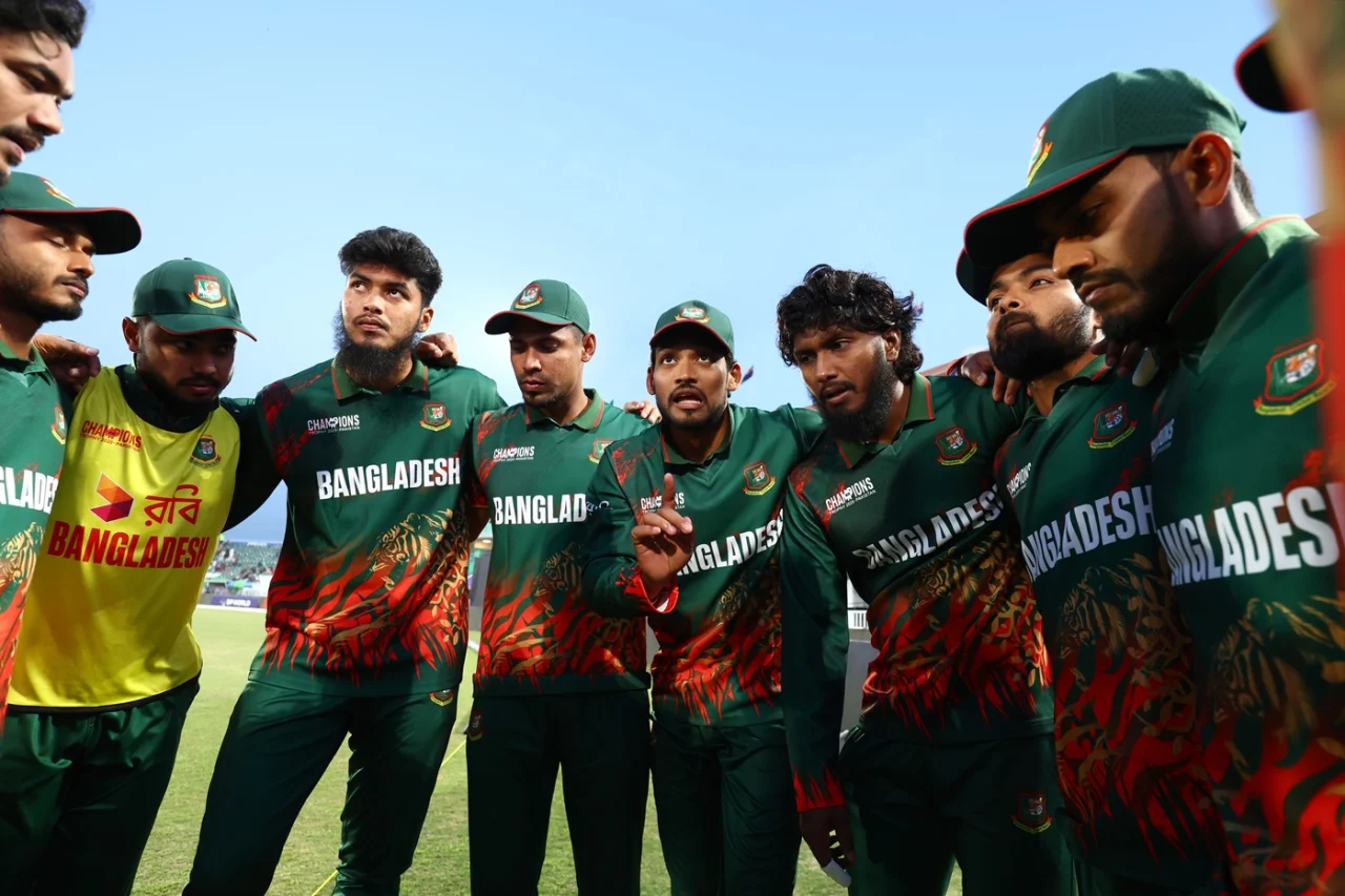 Bangladesh players are in a huddle ahead of the chase, ICC