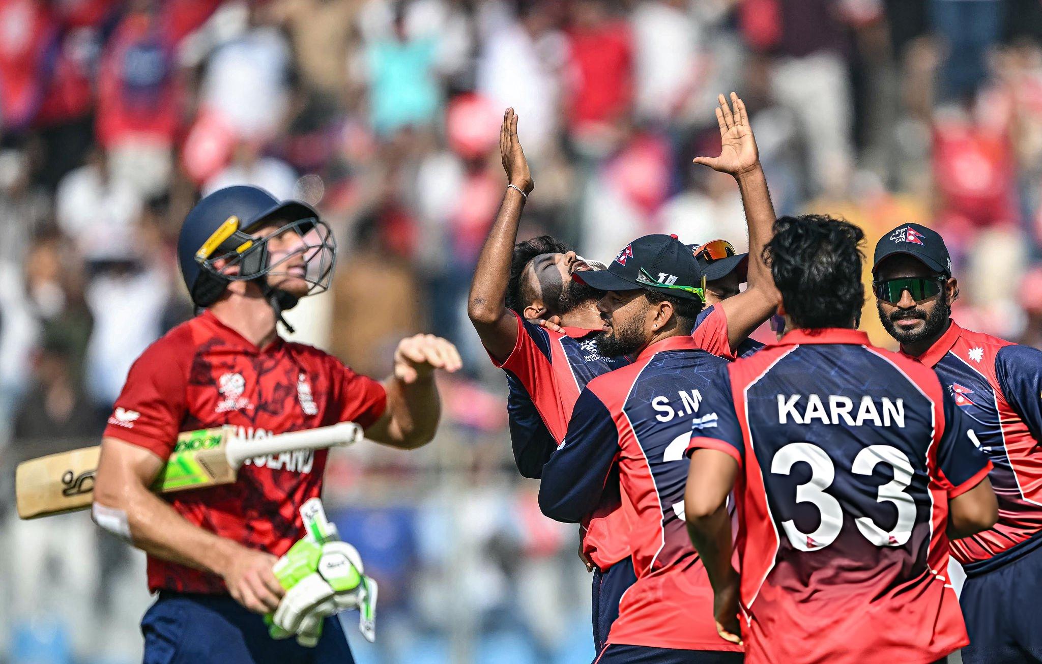 বাগে পেয়েও ইংল্যান্ডকে হারাতে পারল না নেপাল