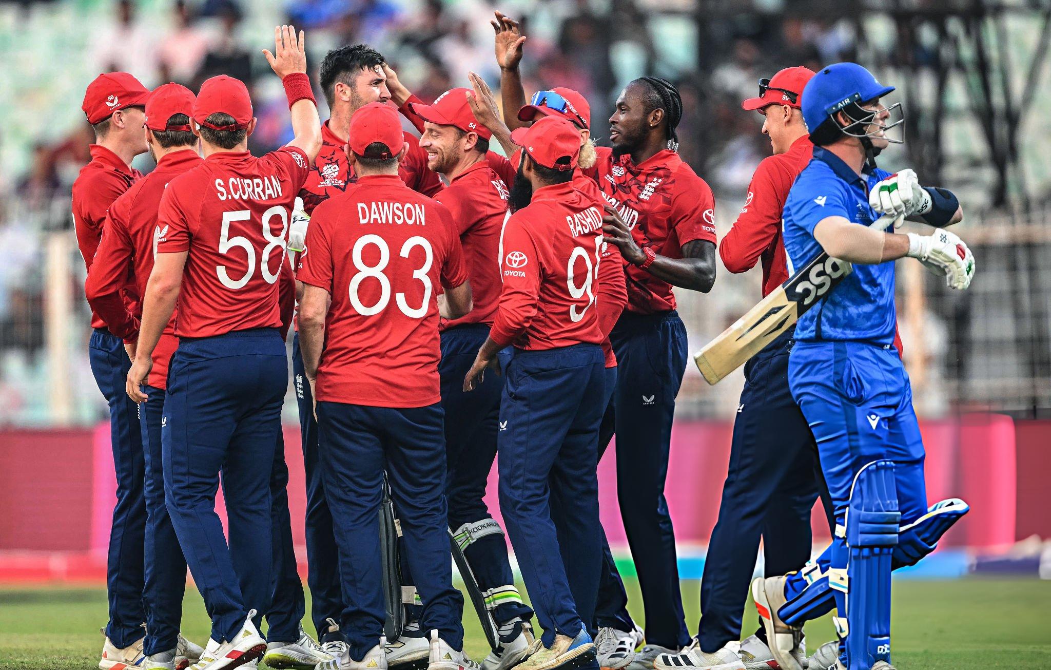 ইতালিকে হারিয়ে সুপার এইটে ইংল্যান্ড