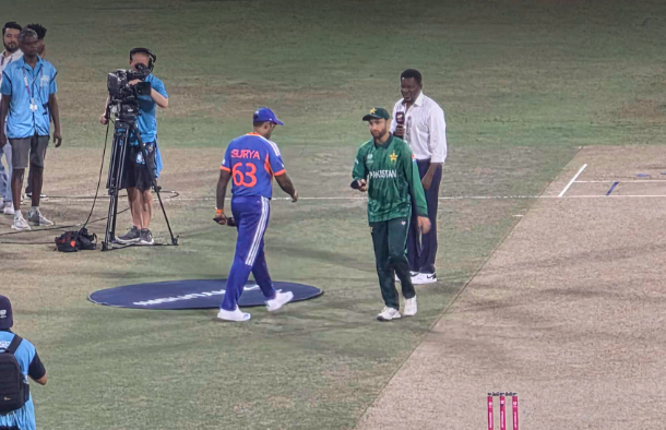 India maintains no-handshake policy against Pakistan during toss, Cricfrenzy