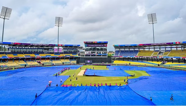 ভারত-পাকিস্তান ম্যাচে চোখ রাঙাচ্ছে বৃষ্টি