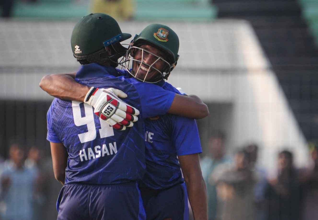 শেষ জুটিতে রোমাঞ্চকর লড়াইয়ে ইস্ট জোনকে জেতালেন হাসান