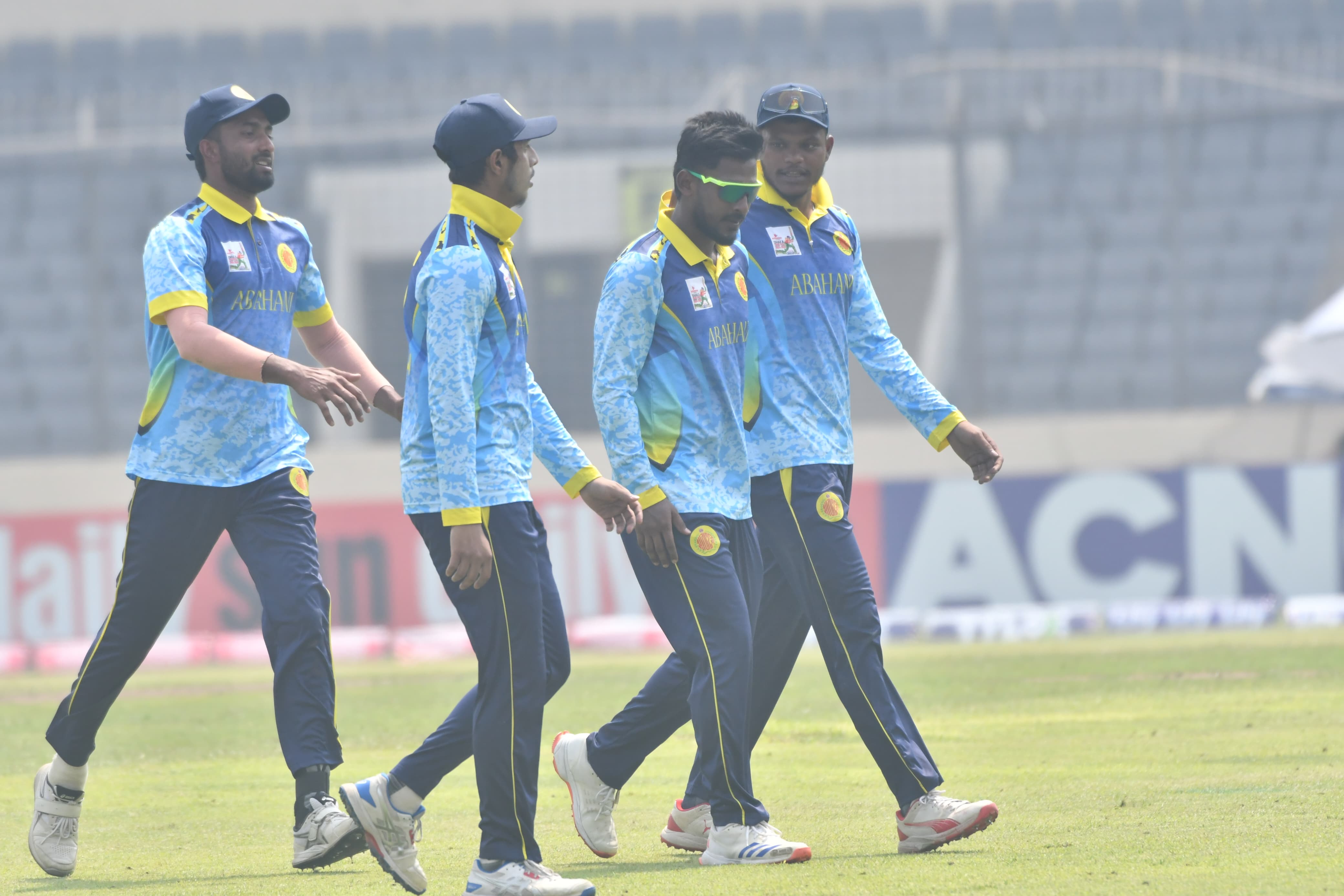 Mahfuzur Rabbi with team mates, Cricfrenzy