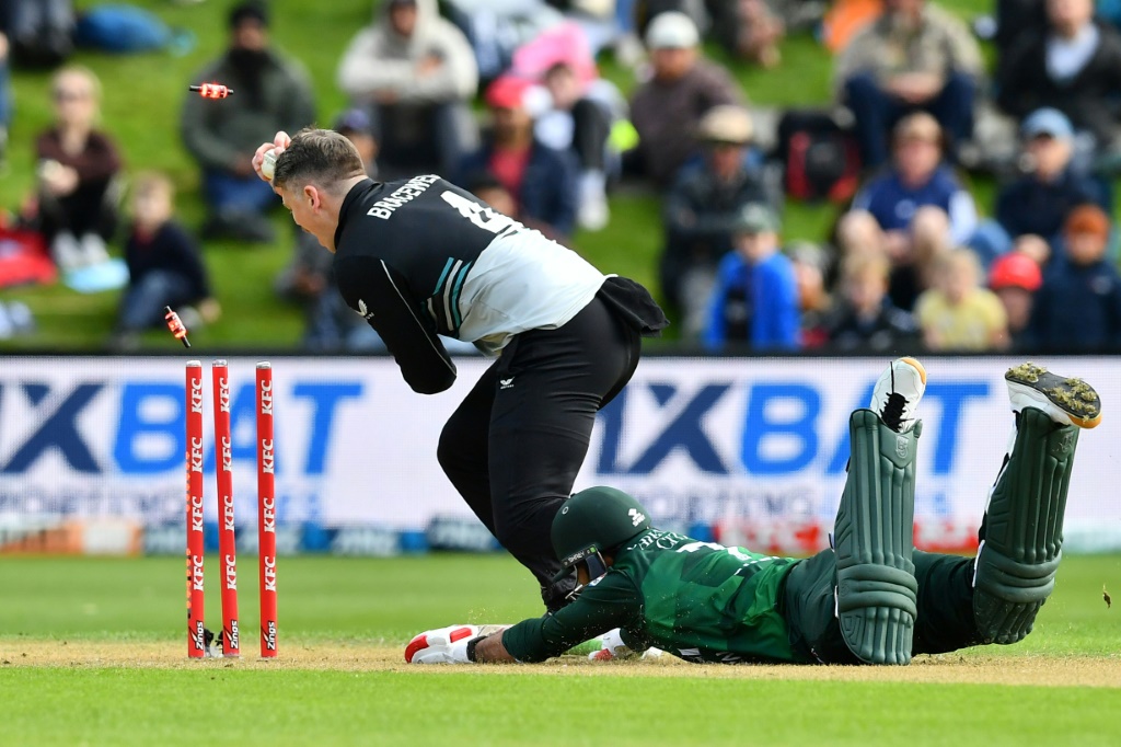 Pakistan's Abdul Samad narrowly avoids a run-out against New Zealand, AFP