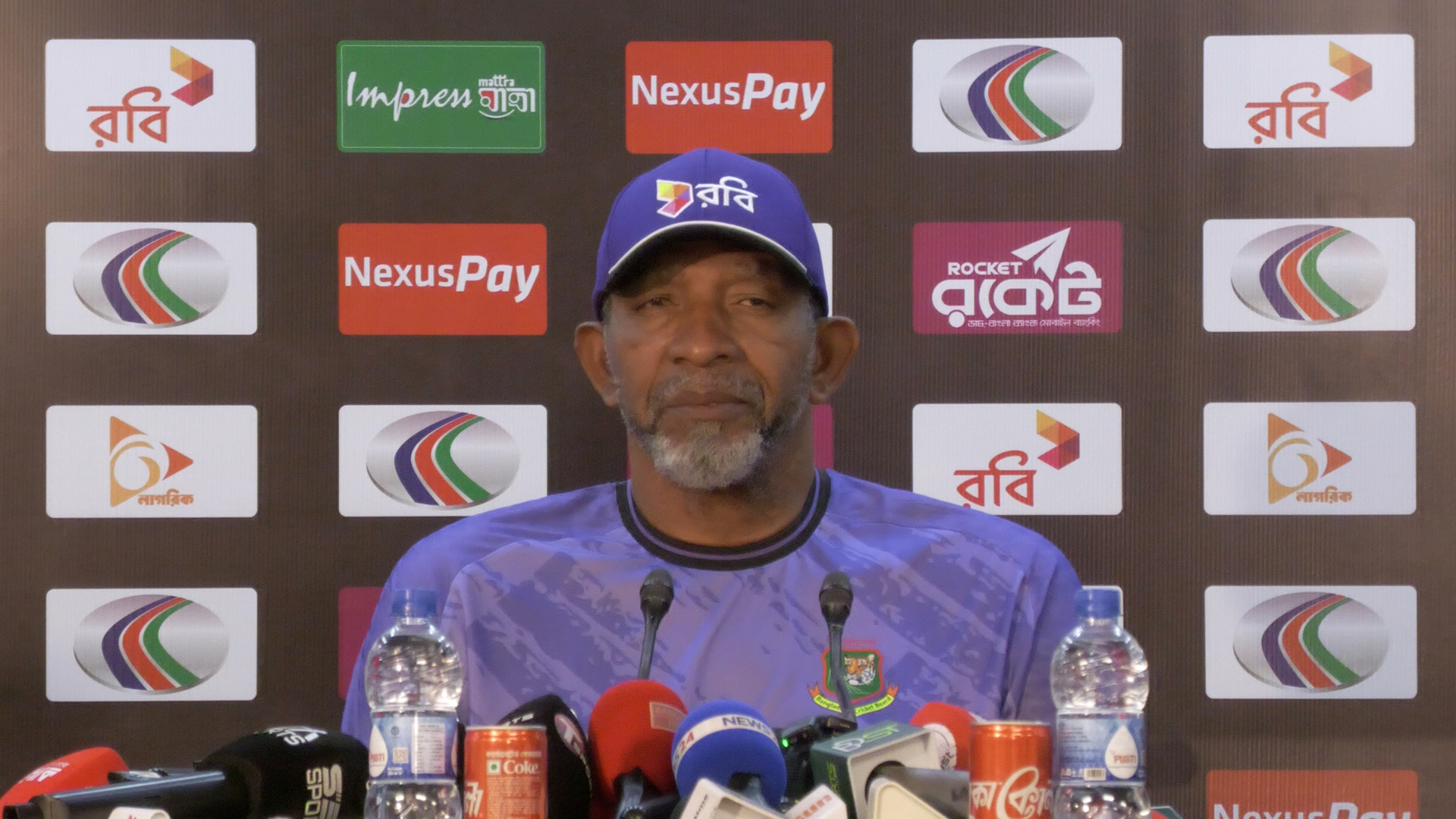 পাকিস্তান ৩-০ ব্যবধানে হারতে আসেনি, ওরা শক্তিশালী হয়েই ফিরবে: সিমন্স