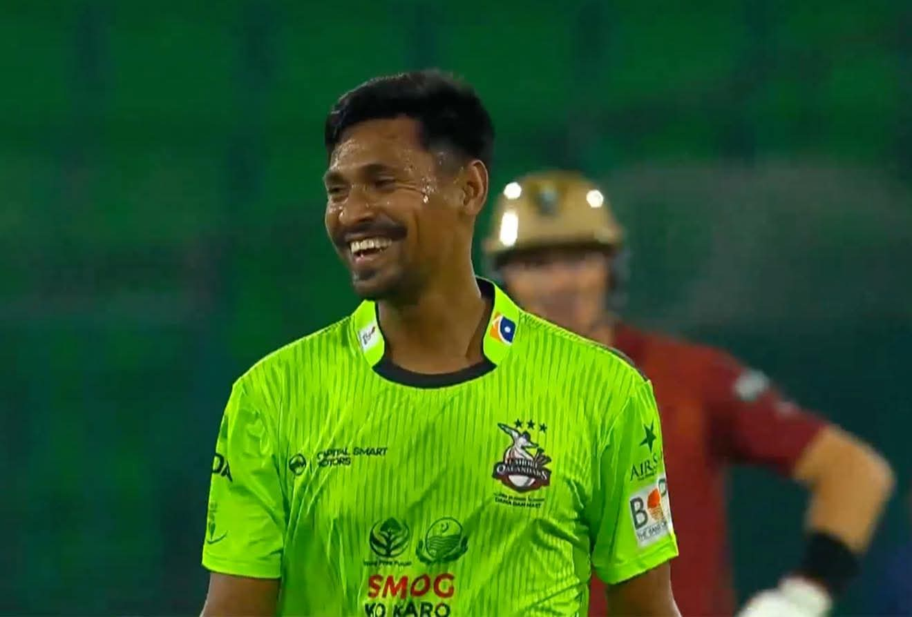 মিতব্যয়ী বোলিংয়ে মুস্তাফিজের ১ উইকেট, লাহোরের বিশাল জয়