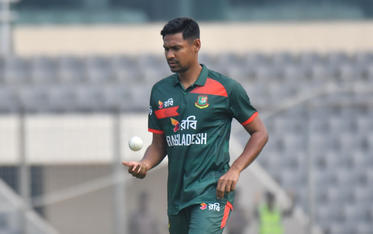 ১ কোটি ৬৪ লাখ টাকায় বার্মিংহামে মুস্তাফিজ, অবিক্রিত রিশাদ