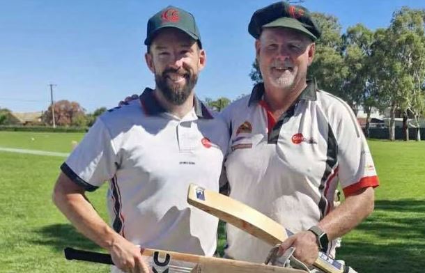 বাবা-ছেলের ৫৯০ রানের জুটি, ৪২ ছক্কায় ছেলের অপরাজিত ৪০২