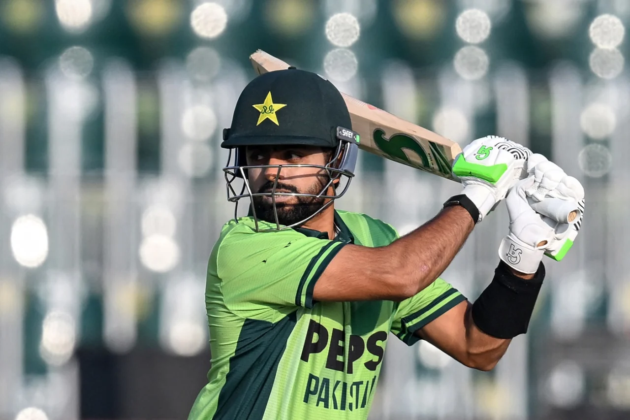 আদালতে শ্লীলতাহানির মামলা থেকে অব্যাহতি পেলেন বাবর