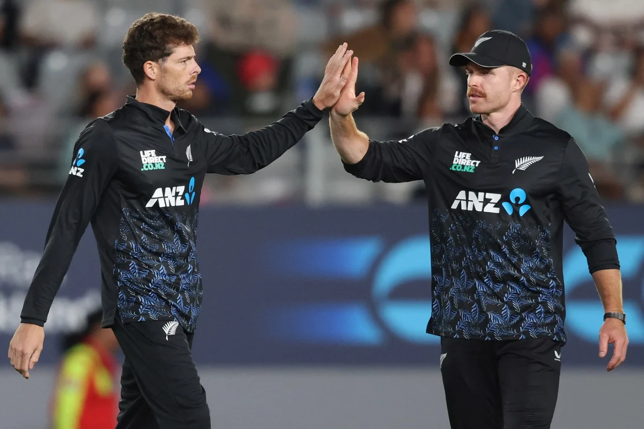 সাউথ আফ্রিকাকে উড়িয়ে সিরিজে এগিয়ে গেল নিউজিল্যান্ড