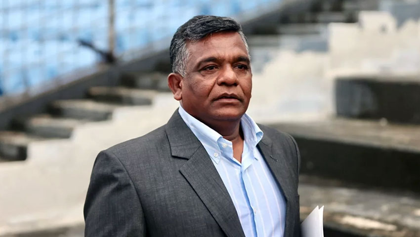 গুঞ্জন উড়িয়ে দেশে ফিরলেন বিসিবি সভাপতি বুলবুল