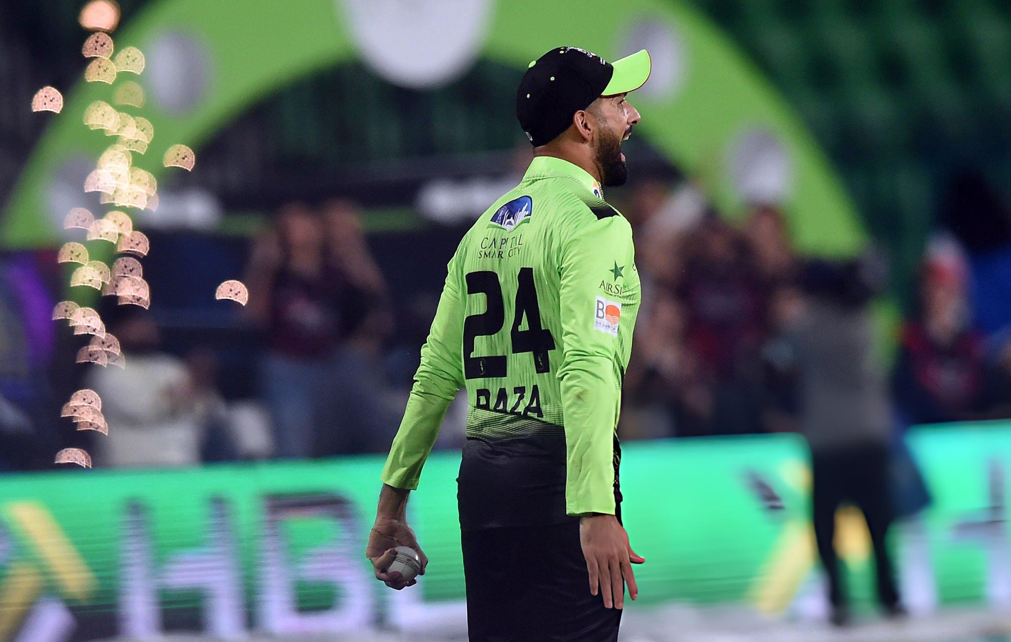 পিএসএলে হোটেল রুমে অতিথি নিয়ে বিপাকে রাজা