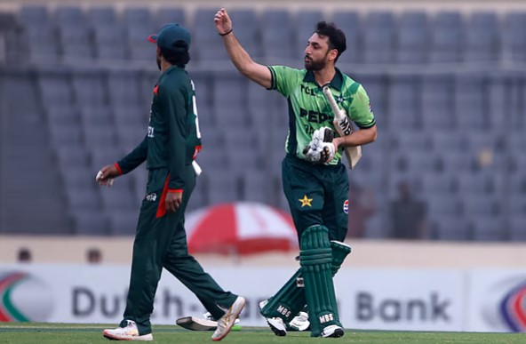 গ্লাভস-হেলমেট ছুড়ে মেরে শাস্তি পেলেন সালমান