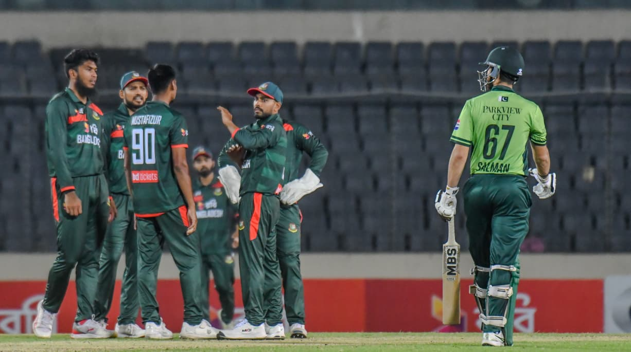 লিটনের পরামর্শে রিভিউ নিয়েছিলেন মিরাজ