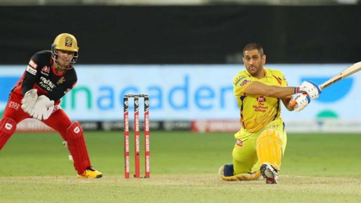 ধোনিকে আরো উপরে ব্যাটিংয়ে চান ডি ভিলিয়ার্স