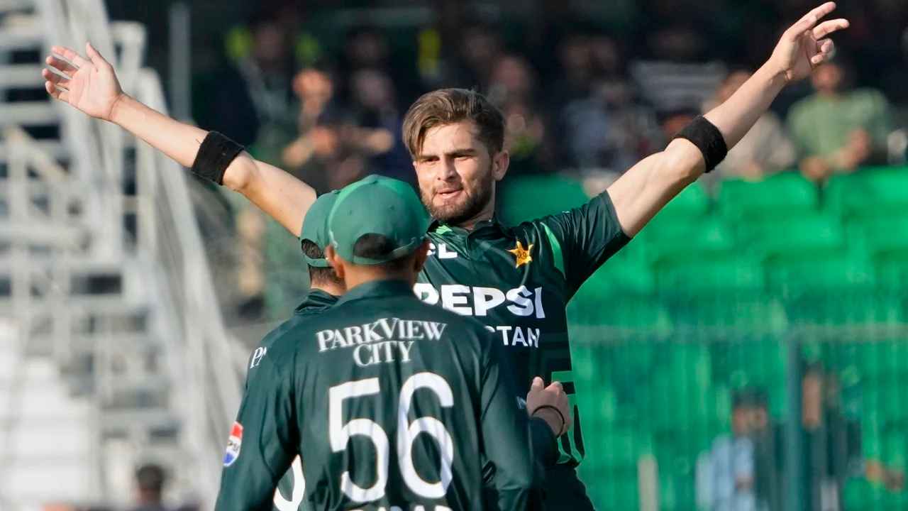 ‘অধিনায়কত্ব তো দূরের কথা, একাদশে থাকারই যোগ্য নয় আফ্রিদি’