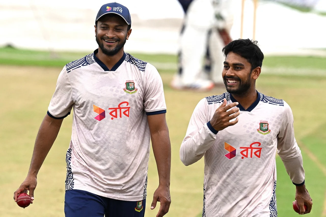 নিজের কাজ সহজ করতে সাকিবকে চান মিরাজও