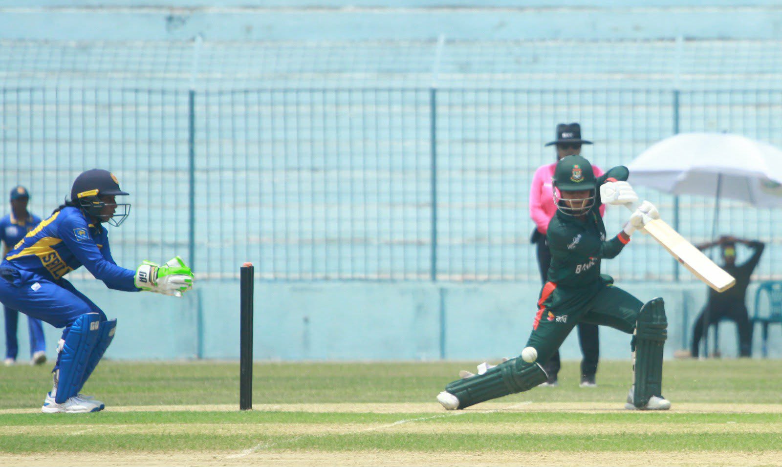 স্বর্ণার একার লড়াই, হার দিয়ে সিরিজ শুরু বাংলাদেশের