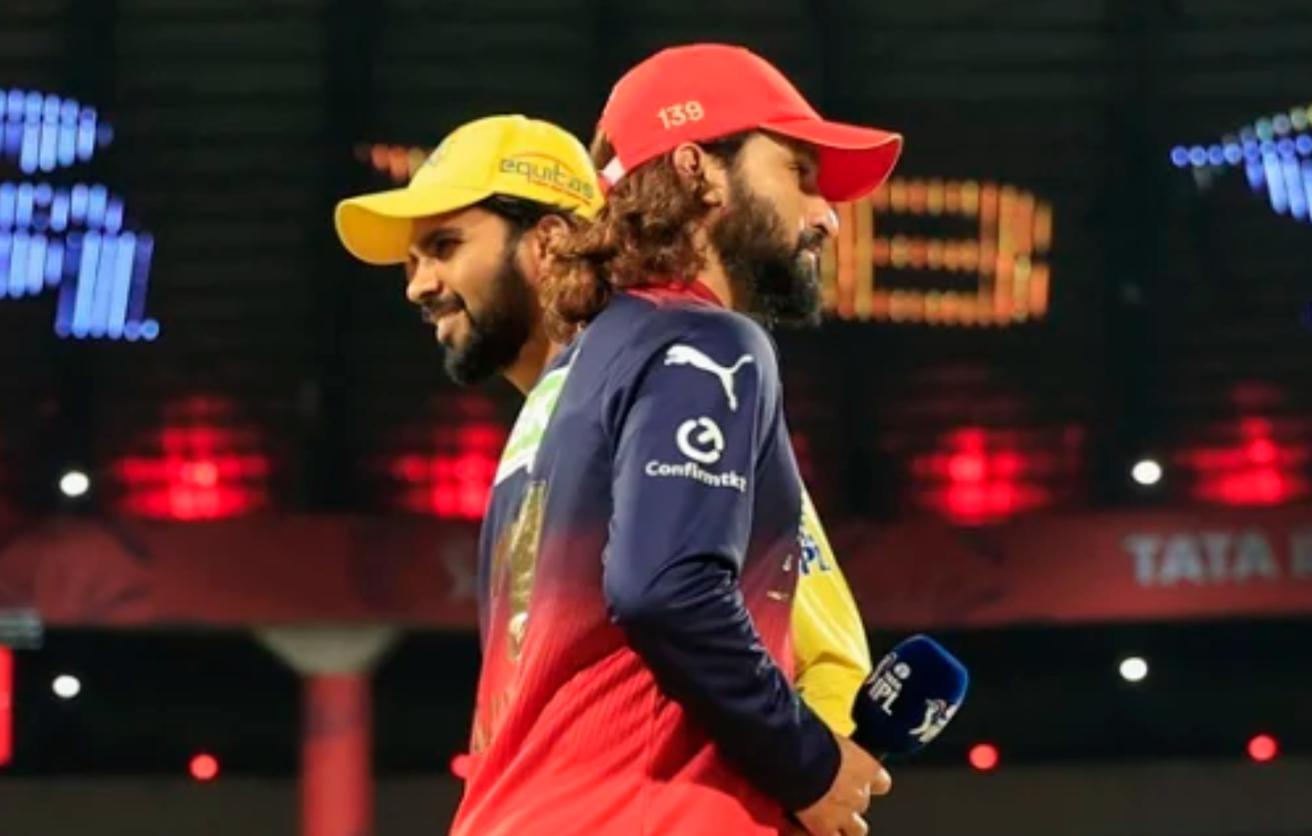 গান পছন্দ না হওয়ায় বেঙ্গালুরুর বিরুদ্ধে অভিযোগ ধোনিদের