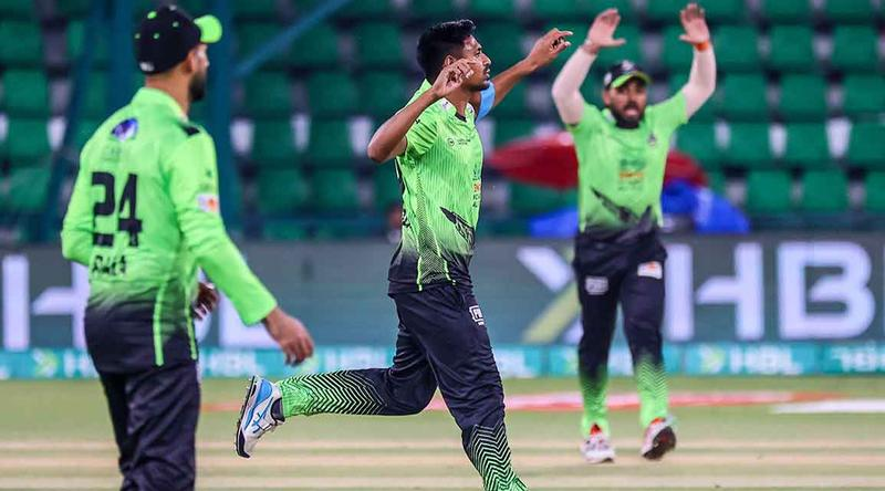 তৃতীয় ওভারে শান মাসুদকে ফেরালেন মুস্তাফিজ