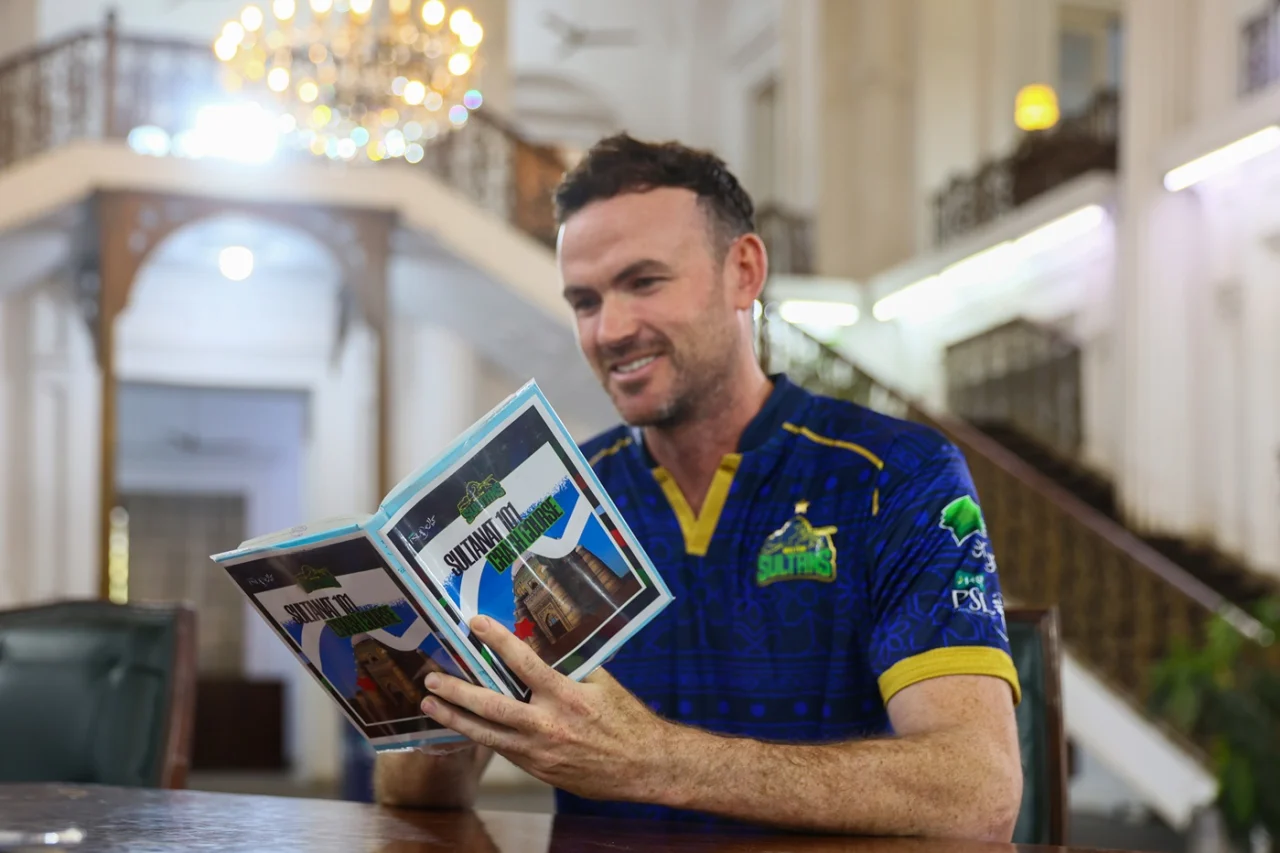 ব্যস্ত সূচির কারণে কম্বল-বালিশ নিয়ে মাঠেই ঘুমাতে চান টার্নার