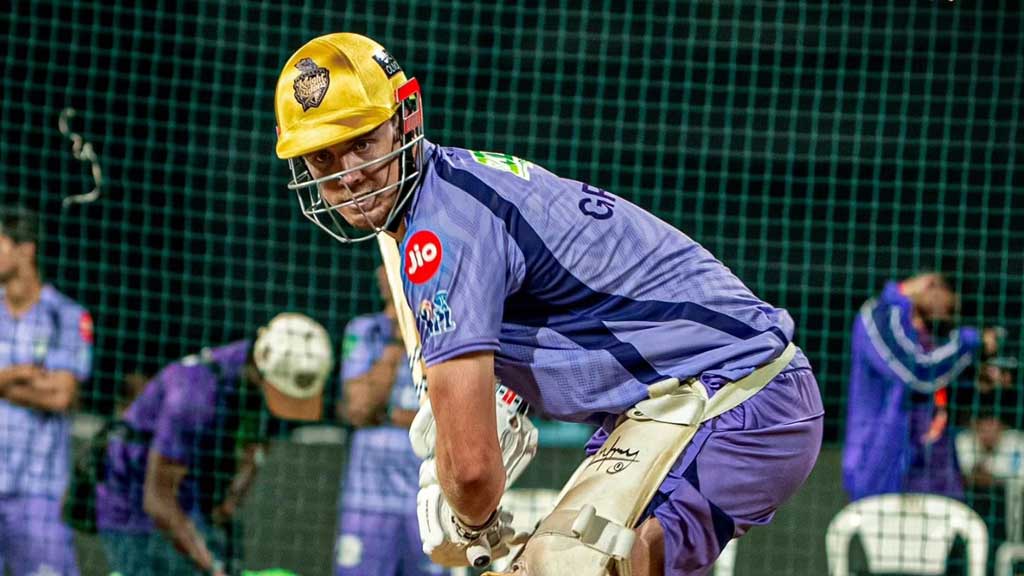 ২৫ কোটির গ্রিনকে নিচের দিকে নামাতে মানা করছেন ফিঞ্চ