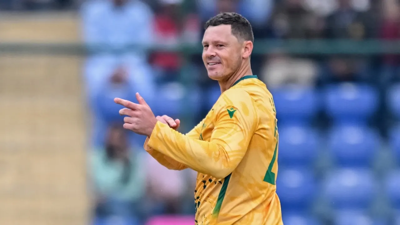 লক্ষ্ণৌতে হাসারাঙ্গার বদলি সাউথ আফ্রিকার লিন্ডে