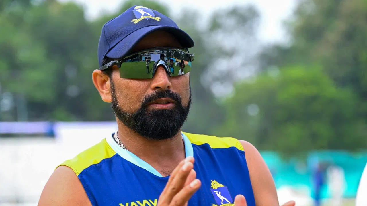 কোনো ভারতীয় বোলার আমার ধারে কাছে নেই: শামি