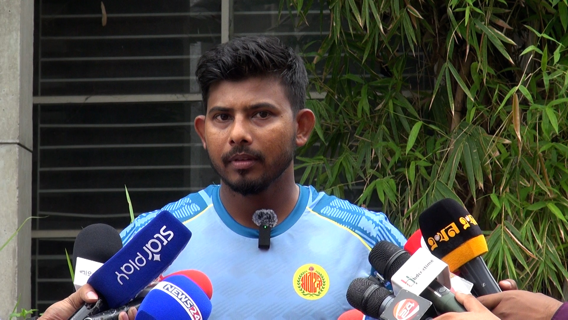 গণমাধ্যমের সঙ্গে আলাপকালে মোসাদ্দেক