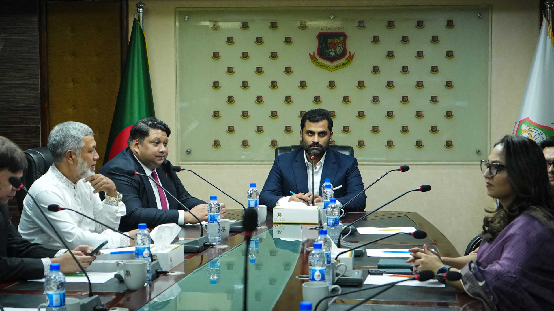 বিসিবির এডহক কমিটির কার্যক্রম স্থগিত চেয়ে রিট