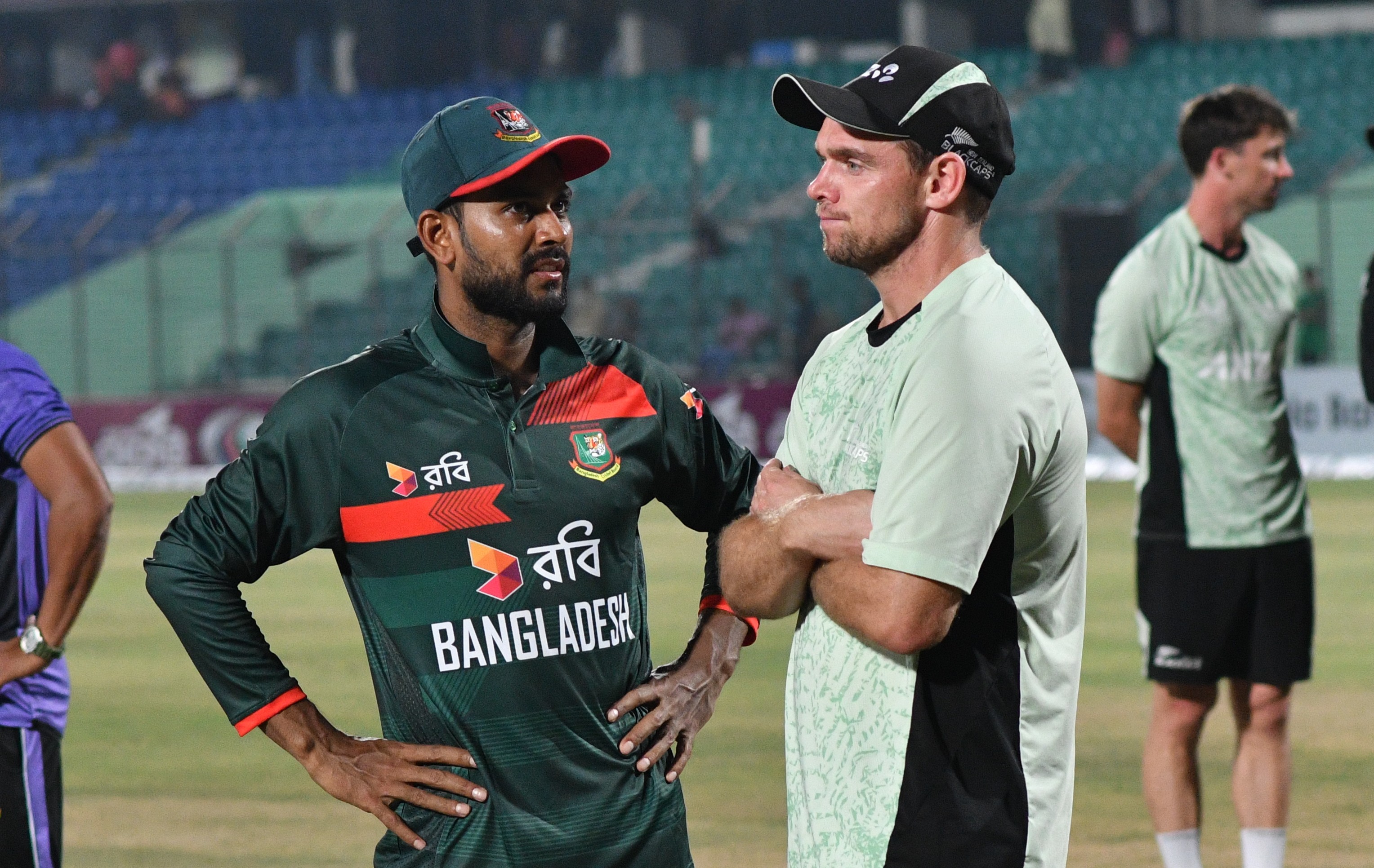 মেহেদী হাসান মিরাজ ও টম লাথাম, ক্রিকফ্রেঞ্জি