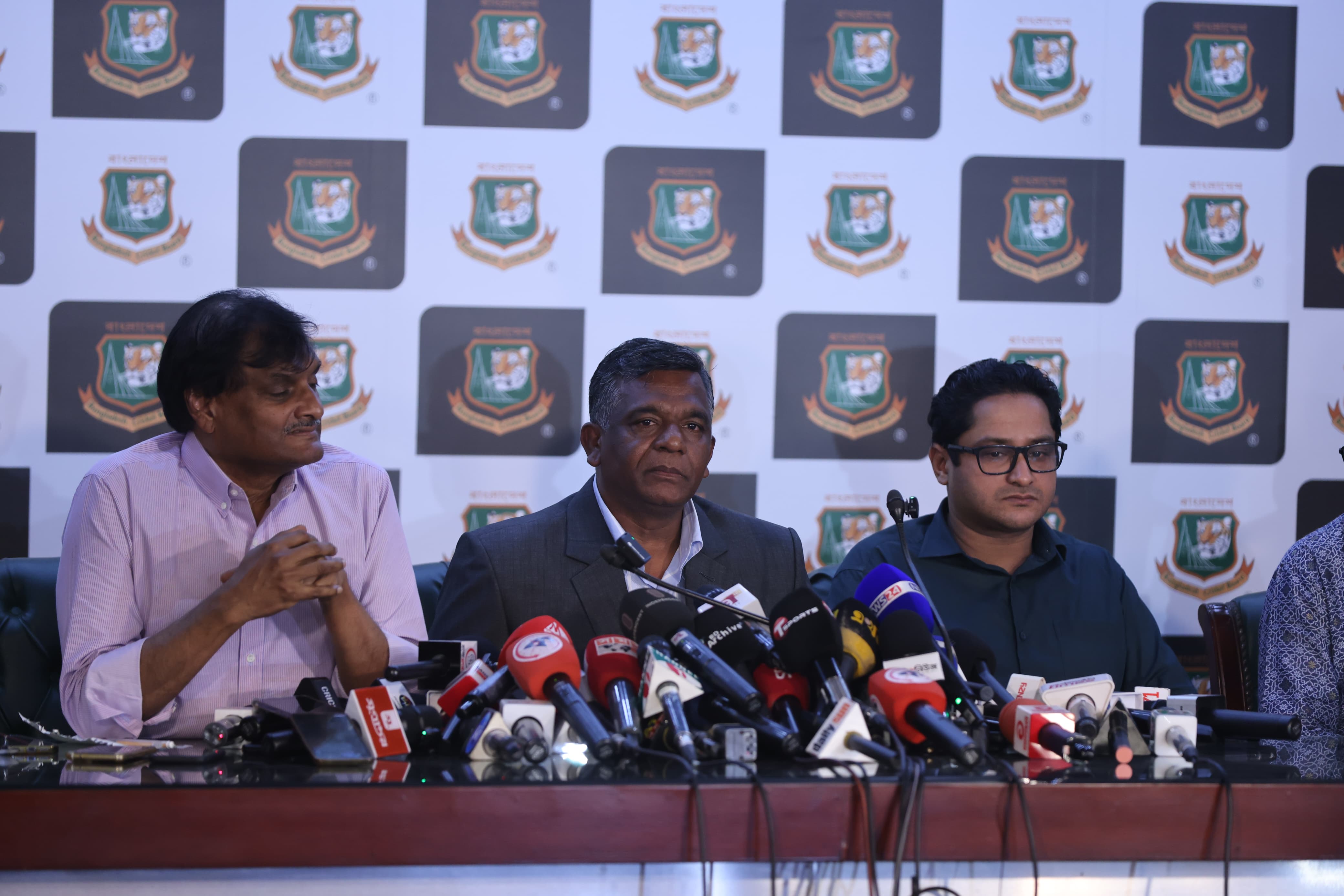 বিসিবি সভাপতি হয়ে প্রথমবার সংবাদ সম্মেলনে আমিনুল ইসলাম বুলবুল, ক্রিকফ্রেঞ্জি