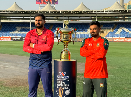 Two captains with the Trophy, BCB